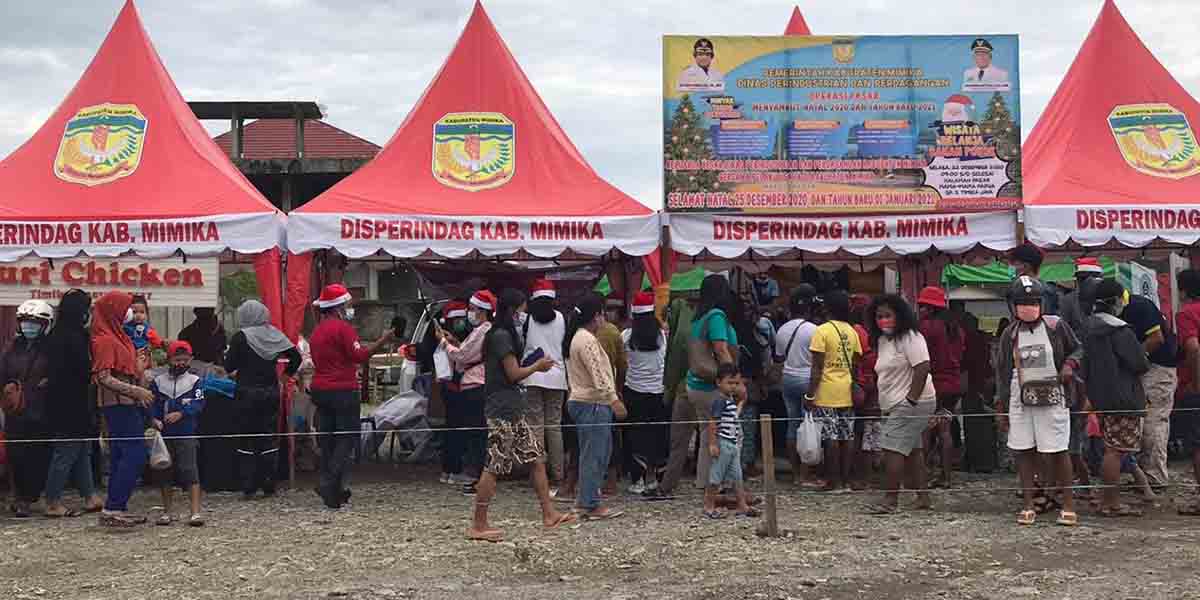 Operasi pasar di Pasar SP2 Timika, Selasa (22/12/2020). Foto: Anti Patabang/Papua60detik